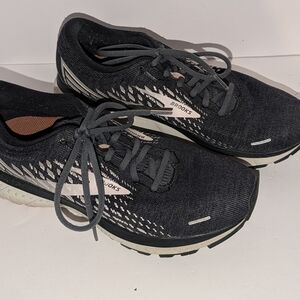 Brooks Black and Pink Ghost 13 Size 10 Women's Running Shoe